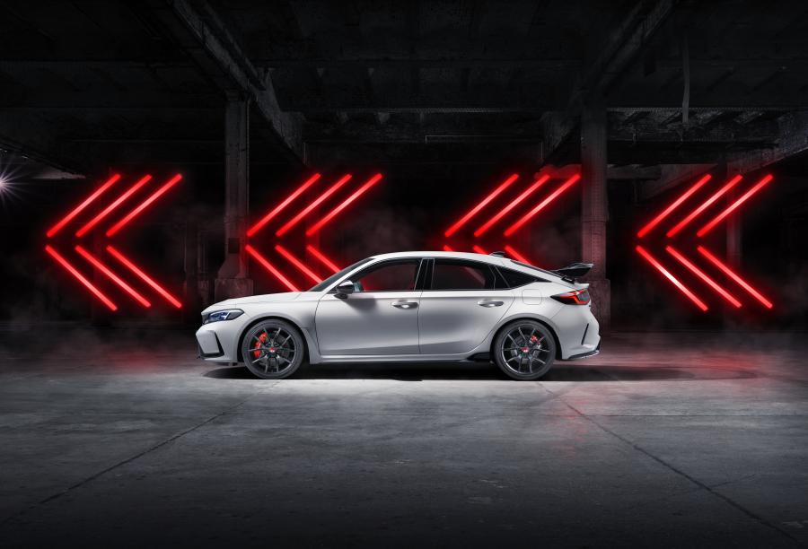  Honda Civic Type R 2022 года  (EU) (фото 5 из 10)